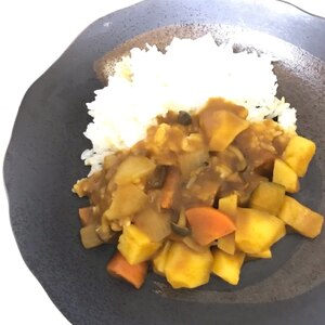 ♥　にんにくたっぷり！サラミ＆シーチキンカレー　♥